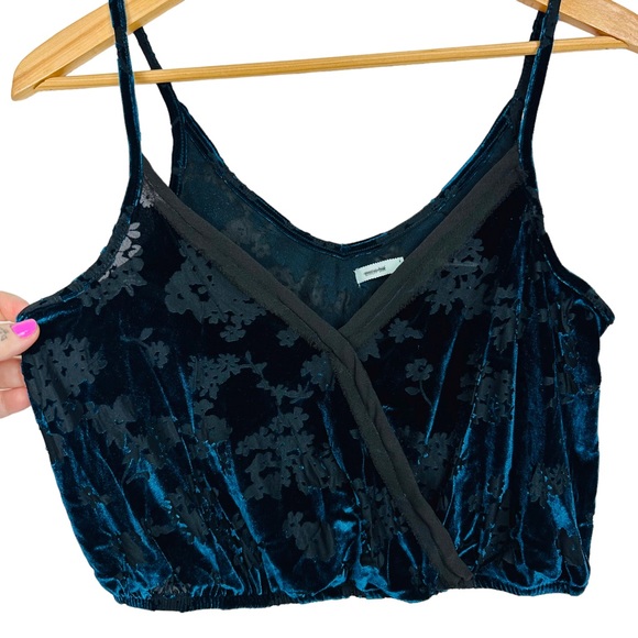 UO Kimchi Blue Velvet Floral Burnout V Neck Surplice Faux Wrap Cami Crop Top S - Picture 6 of 12
